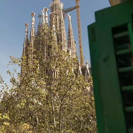 Lovely Flat At Sagrada Familia Appartamento